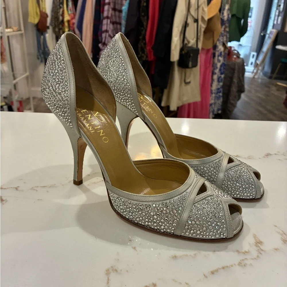 Valentino Garavani Strauss peep-toe pumps size 37